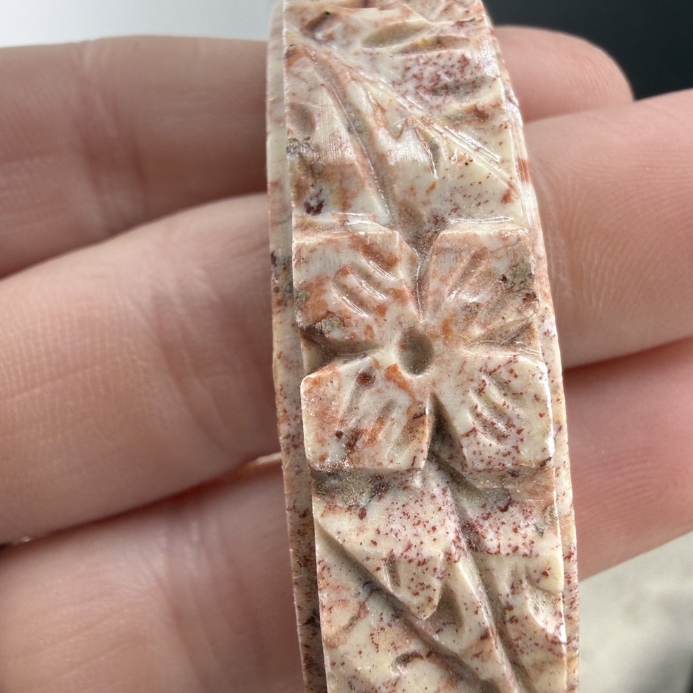 Vintage Bangle Bracelet Carved Polished Stone Pink 8" - Picture 6 of 8